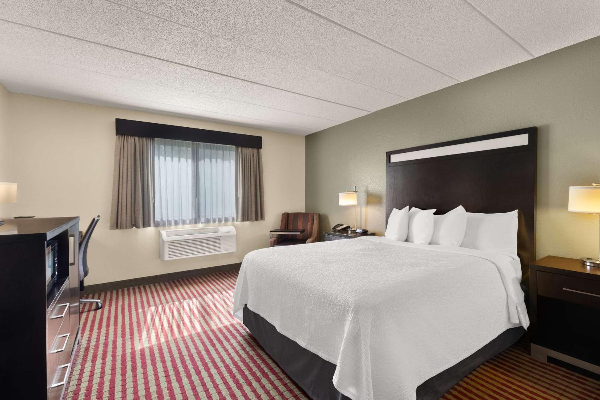 Best Western Germantown Inn Екстериор снимка