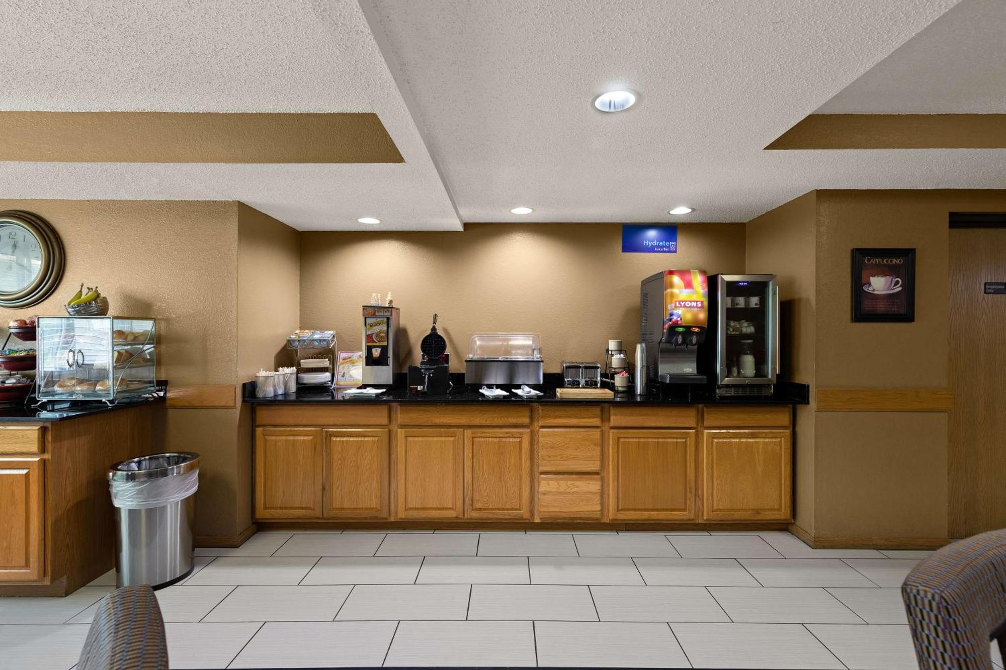 Best Western Germantown Inn Екстериор снимка